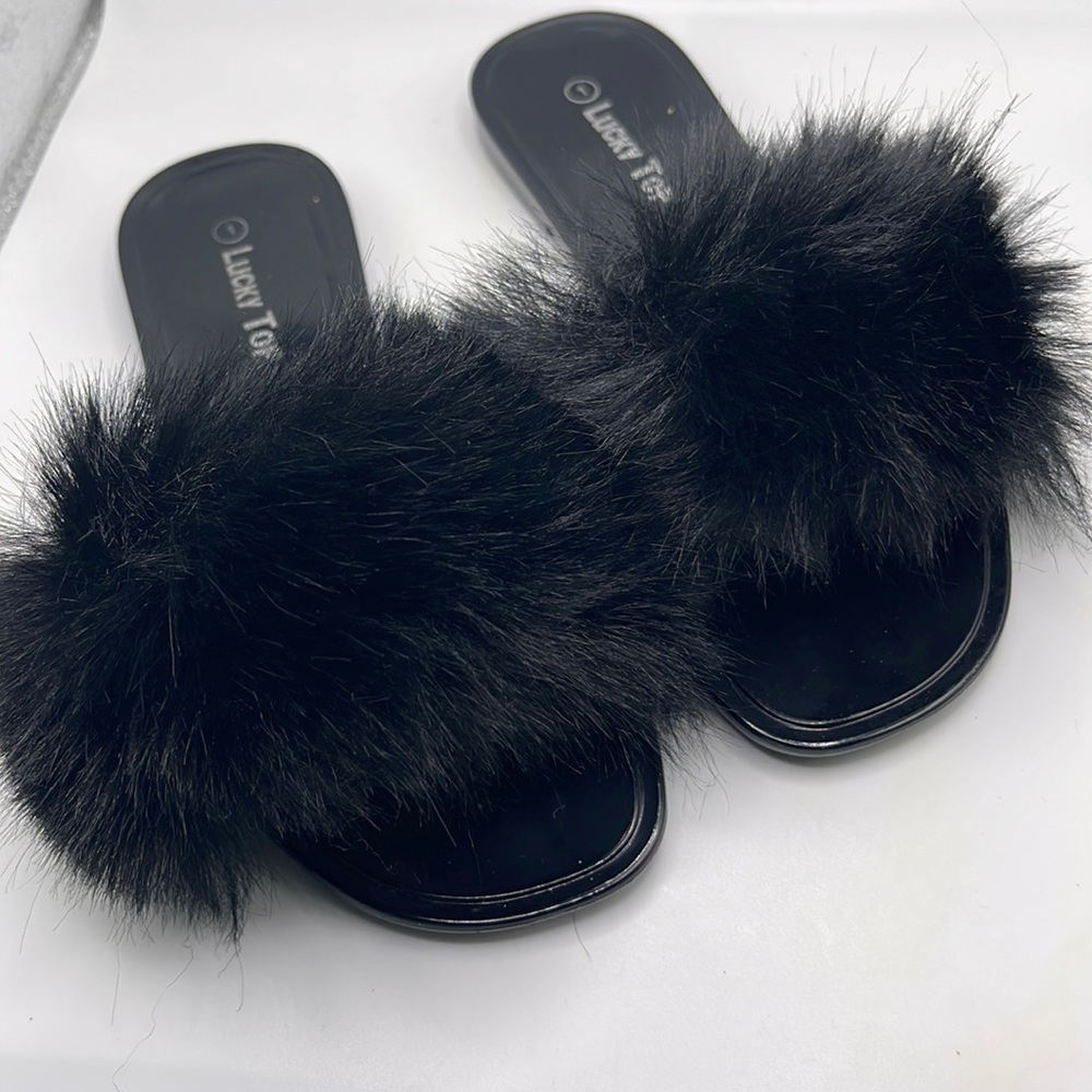 Little girl furry black slides/ flip-flops